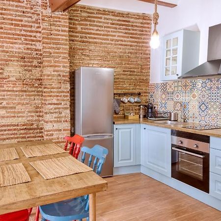 Beams & Bricks Apartment Valencia Exterior photo