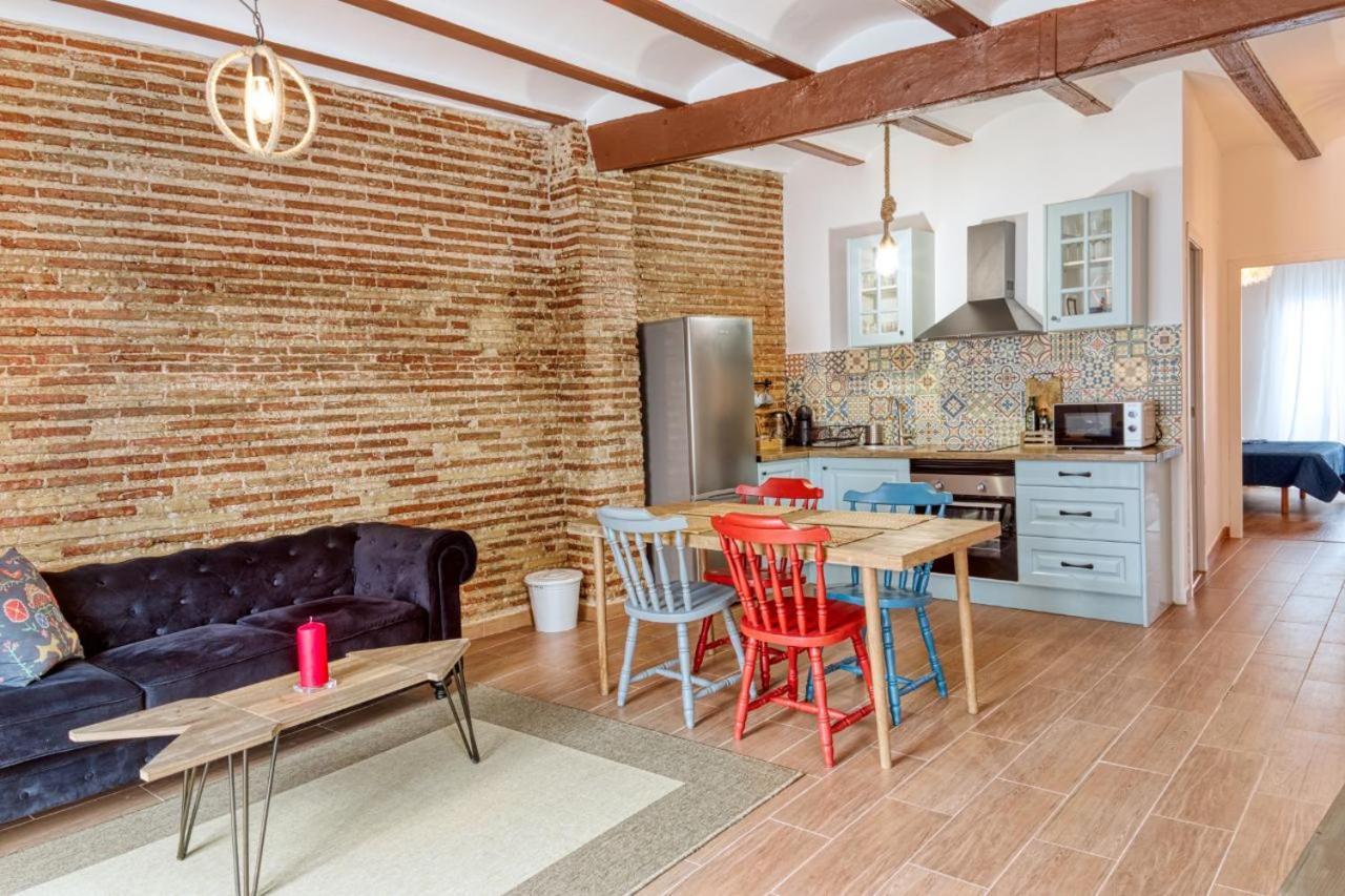 Beams & Bricks Apartment Valencia Exterior photo