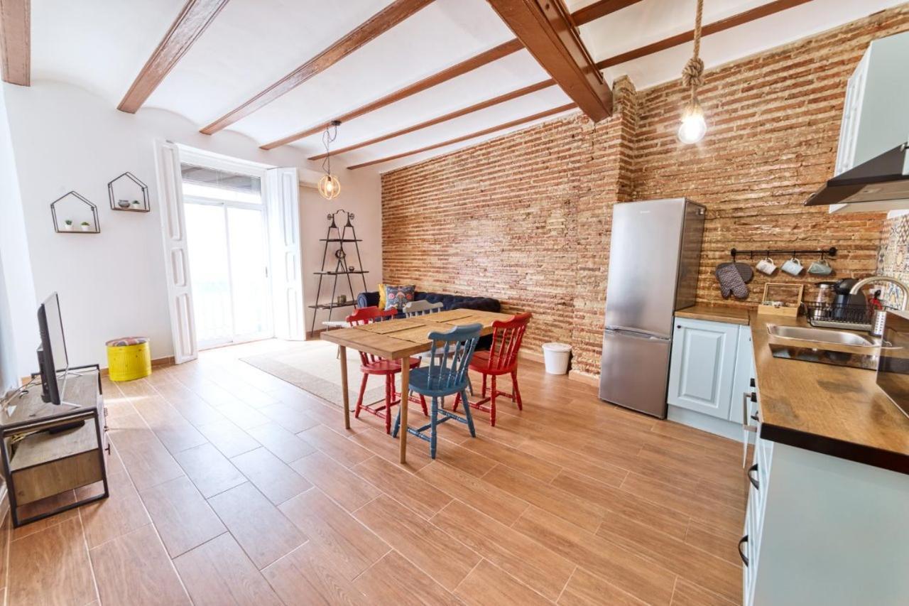 Beams & Bricks Apartment Valencia Exterior photo
